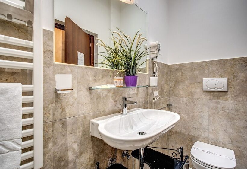 اتاق استاندارد سه نفره, La Residenza Dell'angelo