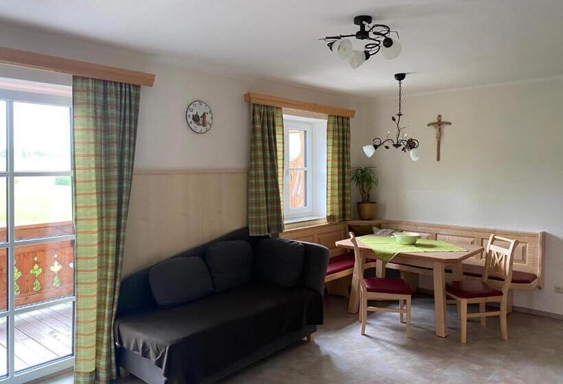 2ベッドルームアパートメント, Maislbauer