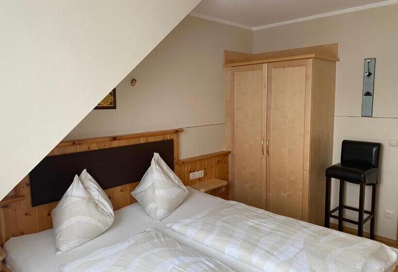 2ベッドルームアパートメント, Maislbauer