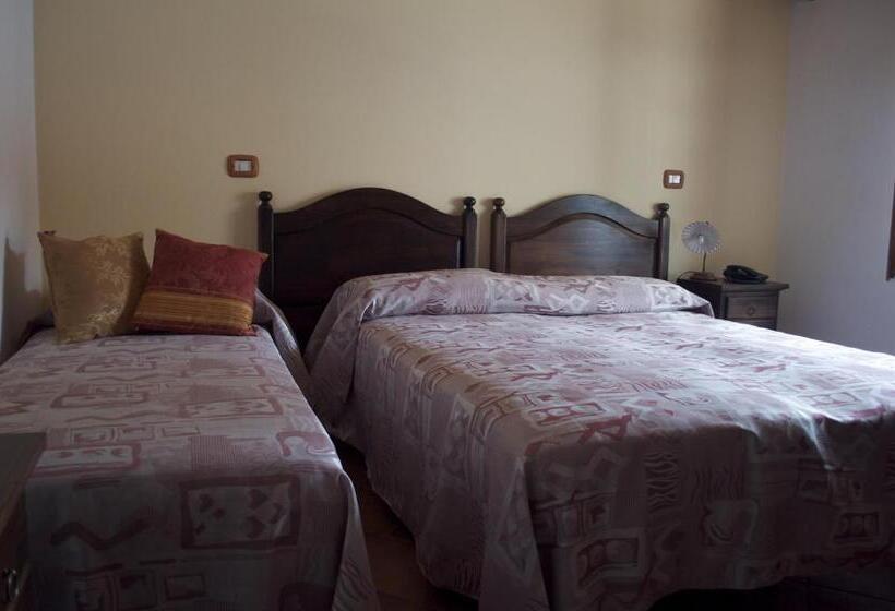 اتاق استاندارد سه نفره, Agriturismo La Colombaia