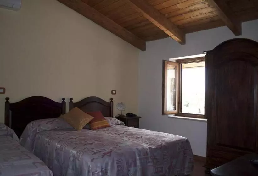 スタンダードトリプルルーム, Agriturismo La Colombaia