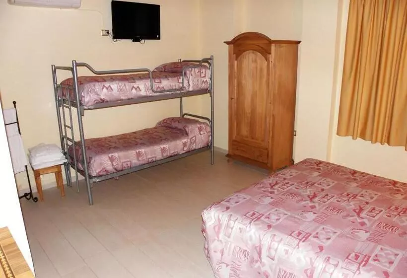 スタンダード4人部屋, Agriturismo La Colombaia