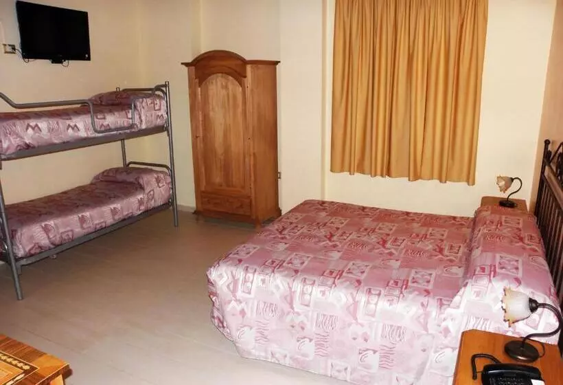 スタンダード4人部屋, Agriturismo La Colombaia