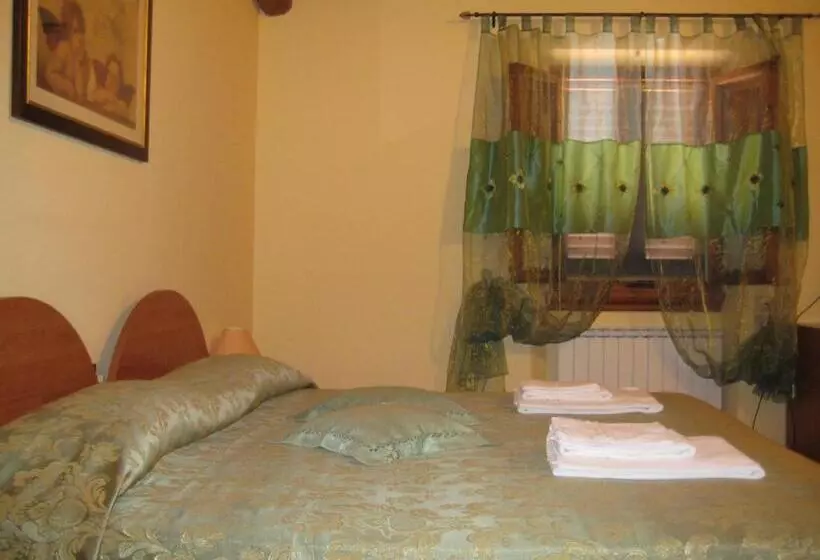 Standard Kolmen Hengen Huone, Agriturismo Villa Guarnaschelli