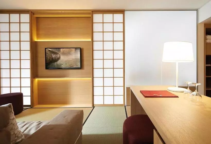 スイート, Bora Hotsparesort