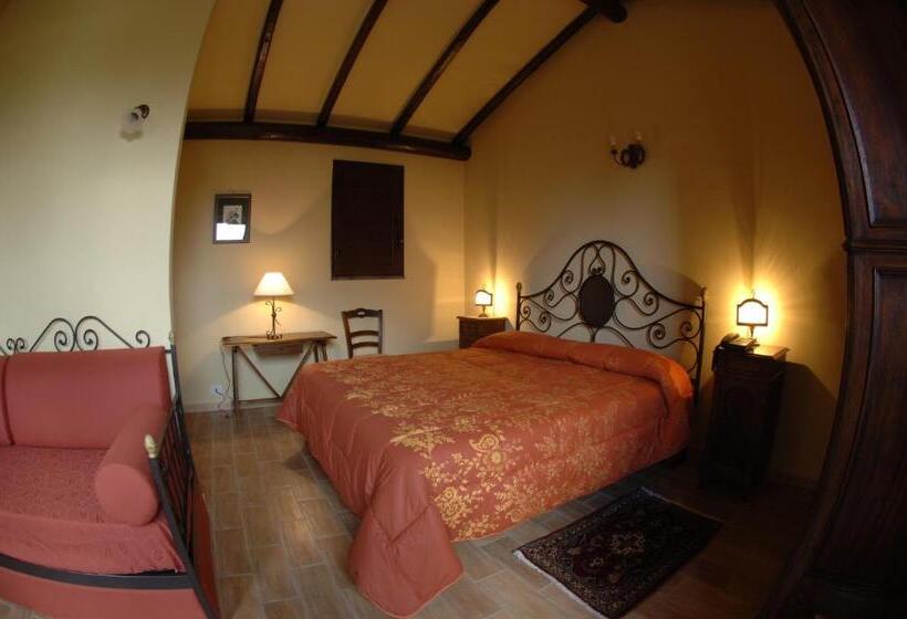 חדר סטנדרט לשלושה, Borgata Baldazza