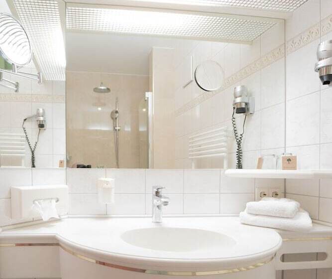 Superior Single Room, Adler  Paulas Alb