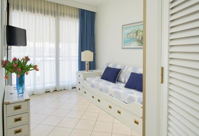 سوییت با چشم‌انداز دریا, Caesar Residence & Spa