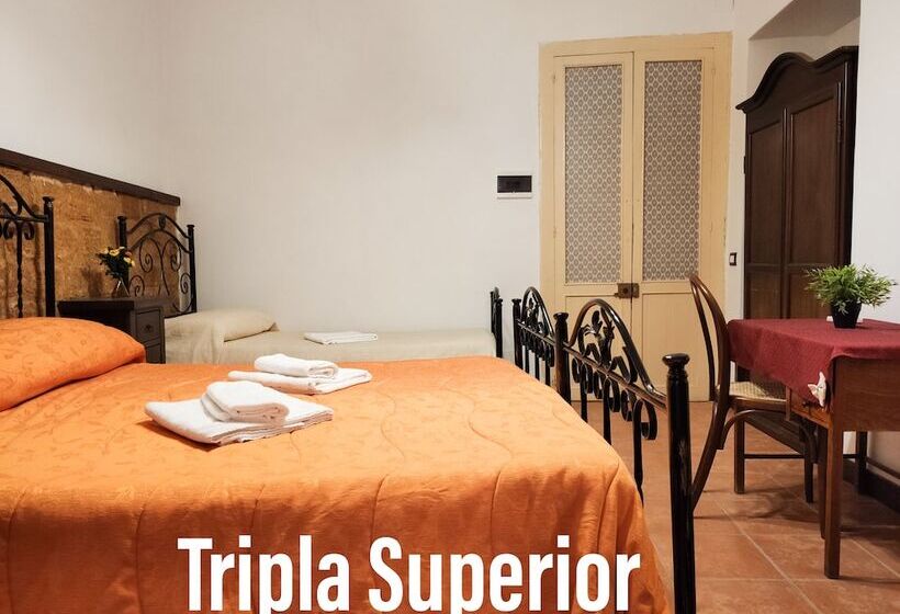 اتاق استاندارد سه نفره, Casa Montana