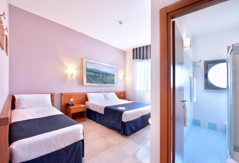 スタンダードトリプルルーム, D'altavilla