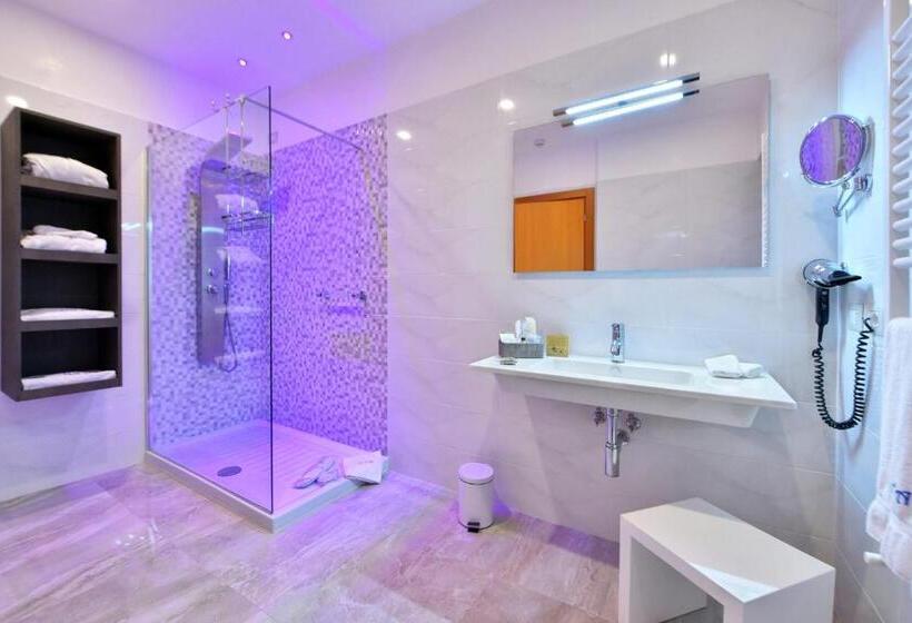 スーペリアールーム, D'altavilla