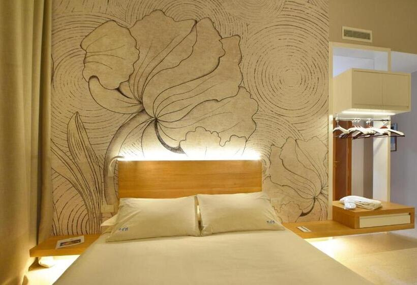 デラックスルーム, D'altavilla