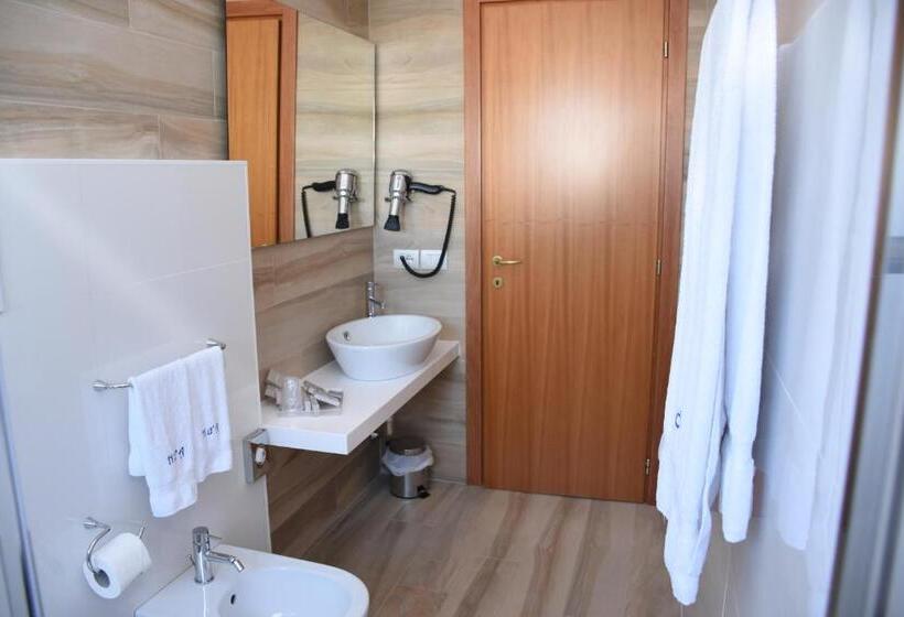 デラックスルーム, D'altavilla