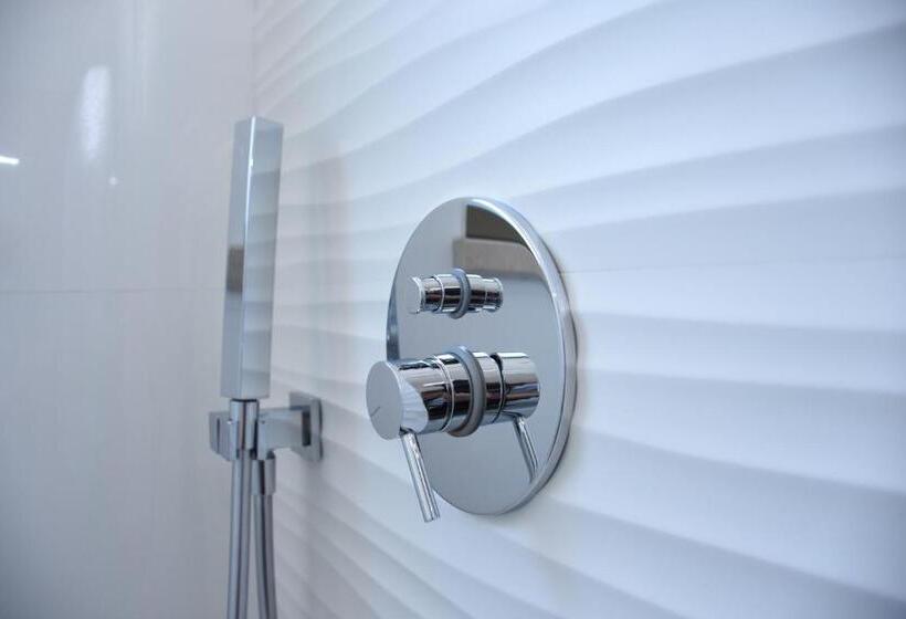 デラックスルーム, D'altavilla