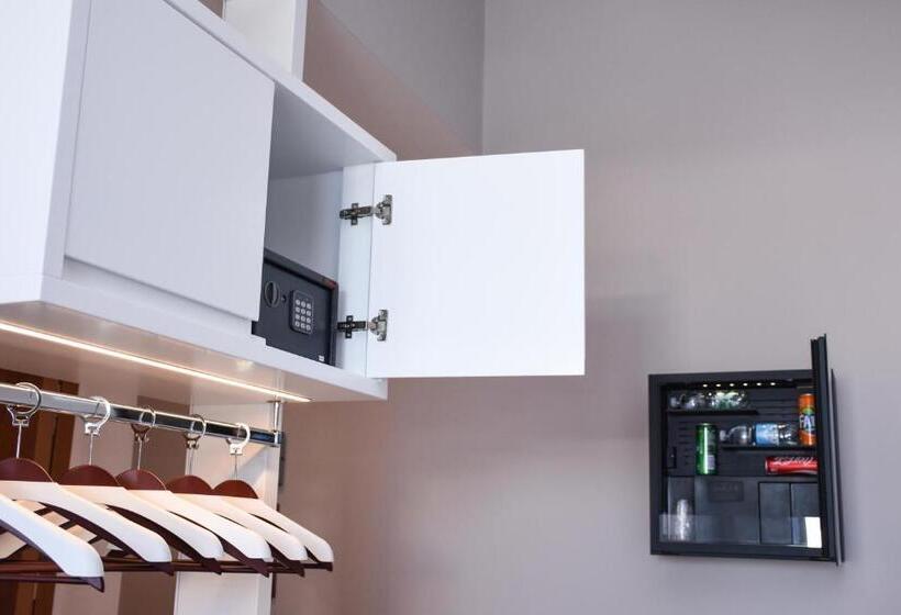 デラックスルーム, D'altavilla