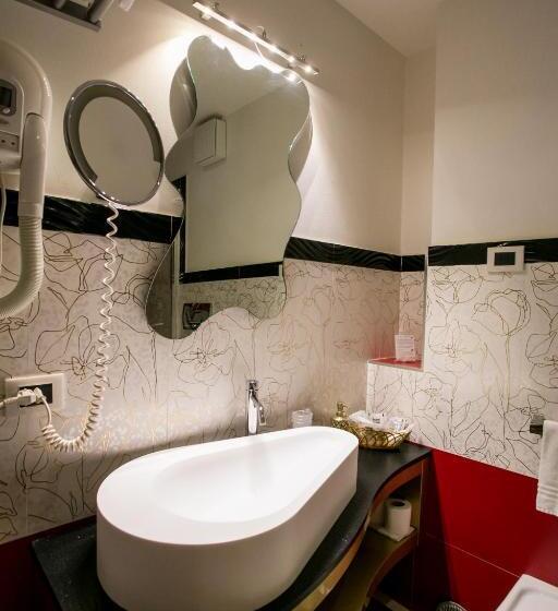 经典四人房间, Design Oberosler