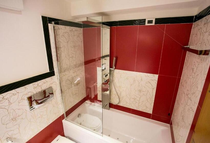 经典四人房间, Design Oberosler