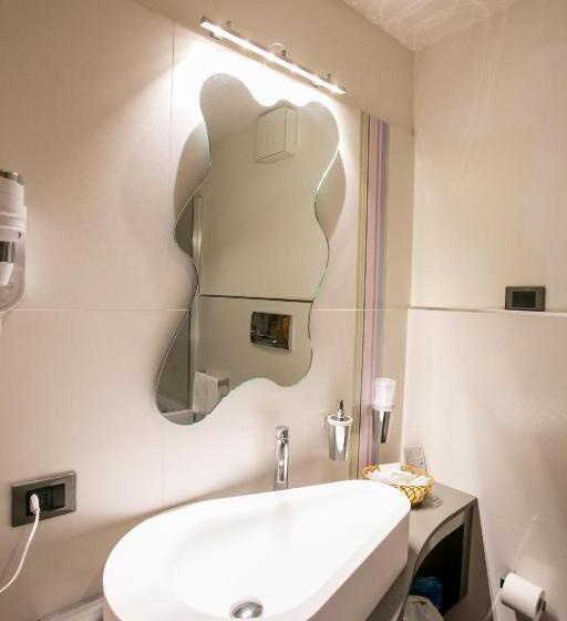 اتاق کلاسیک چهارنفره, Design Oberosler