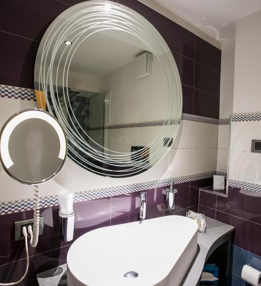 经典四人房间, Design Oberosler