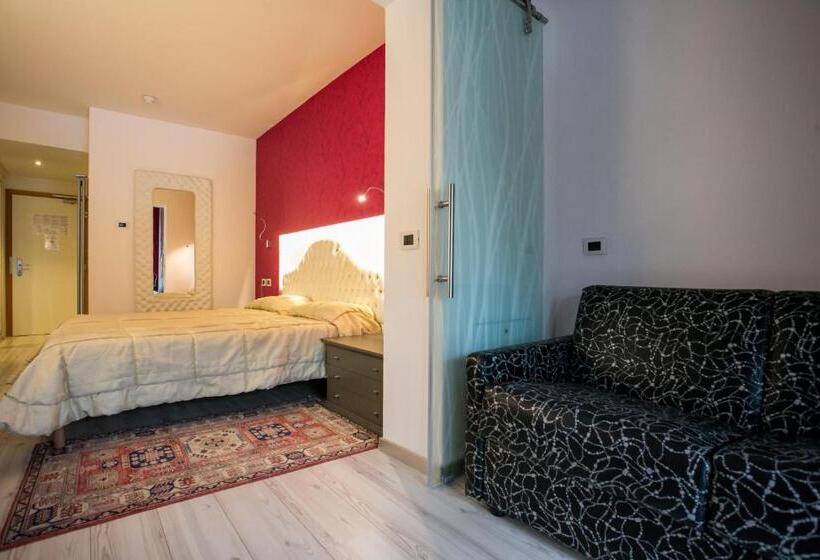 经典四人房间, Design Oberosler