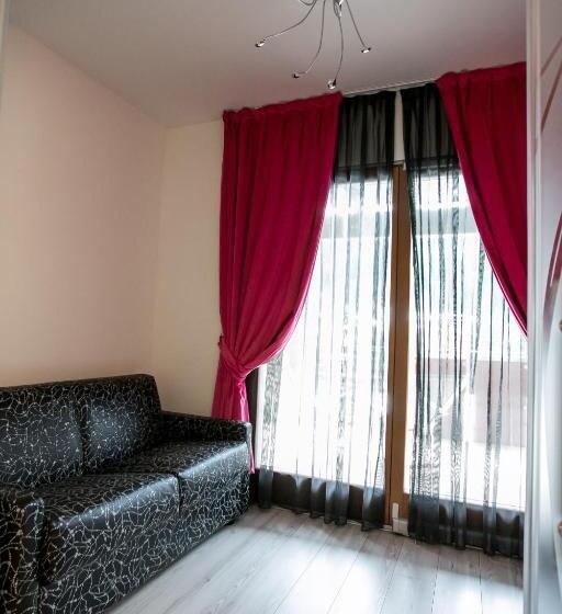 经典四人房间, Design Oberosler