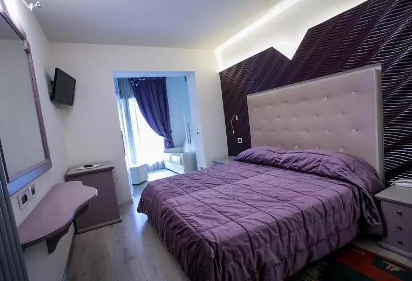 اتاق کلاسیک چهارنفره, Design Oberosler