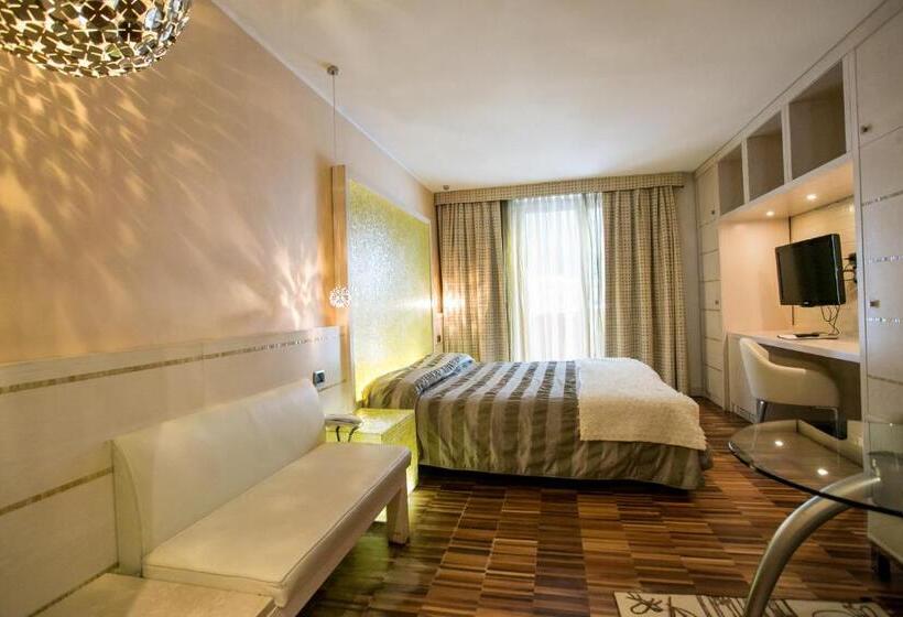 小型套房, Design Oberosler