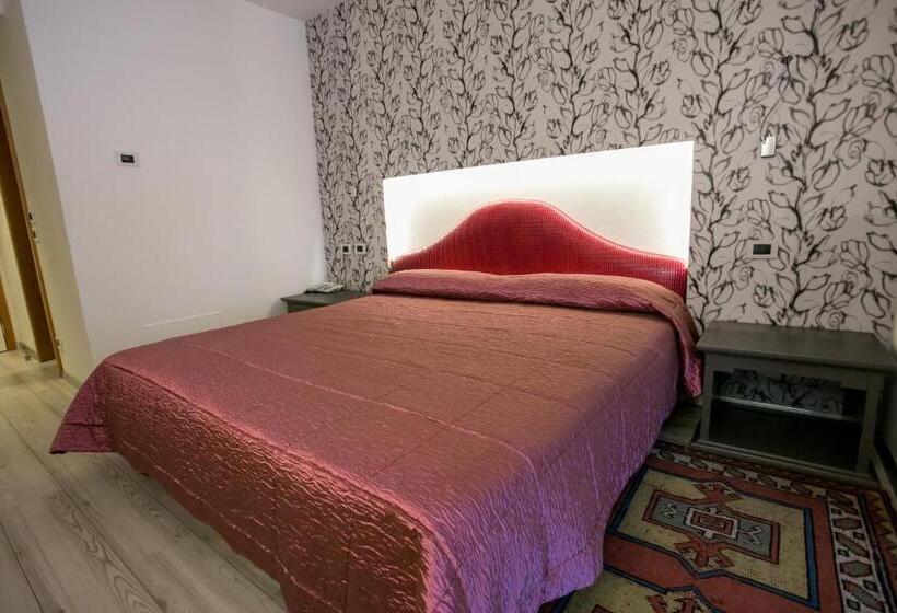 四人标准间, Design Oberosler