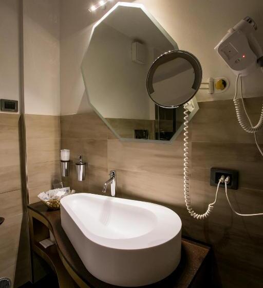 标准三人间, Design Oberosler