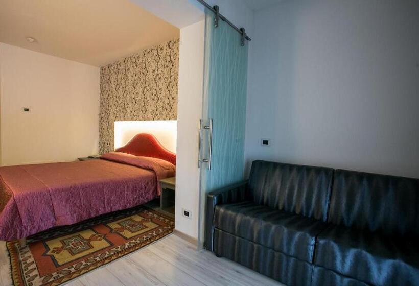 经典四人房间, Design Oberosler