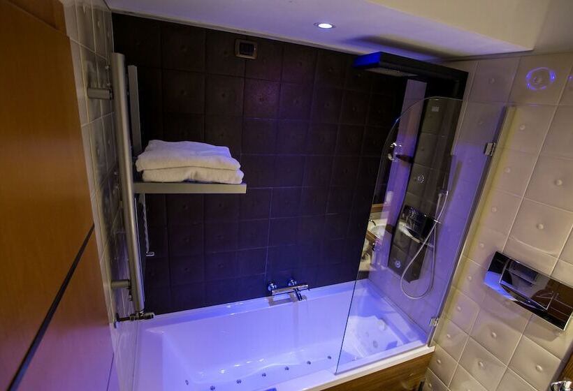 اتاق استاندارد, Design Oberosler
