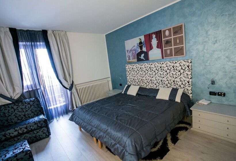 اتاق استاندارد سه نفره, Design Oberosler