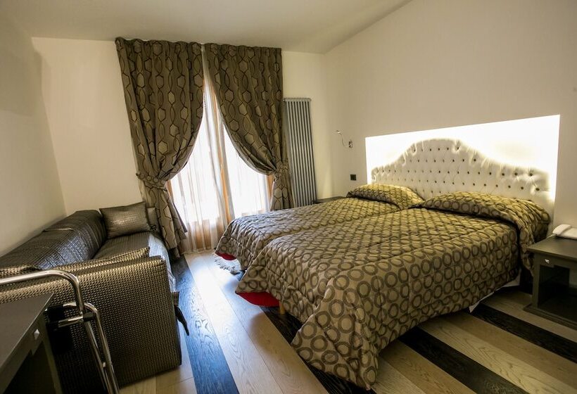 标准三人间, Design Oberosler