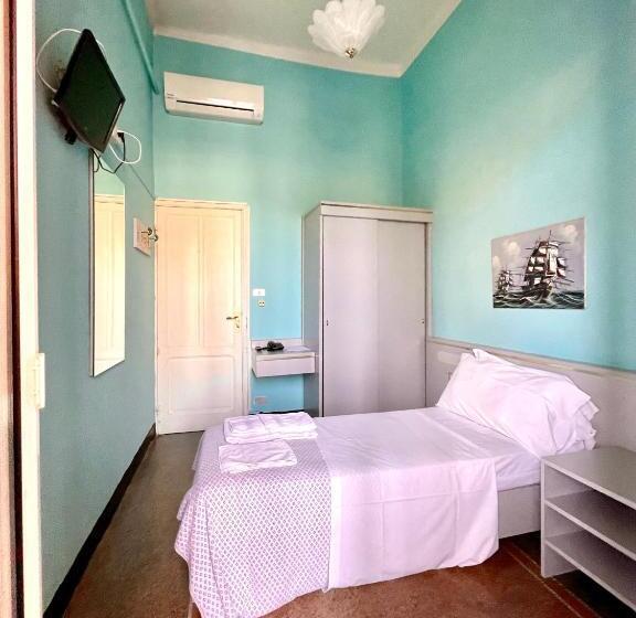 基本单人间共用浴室, Doria