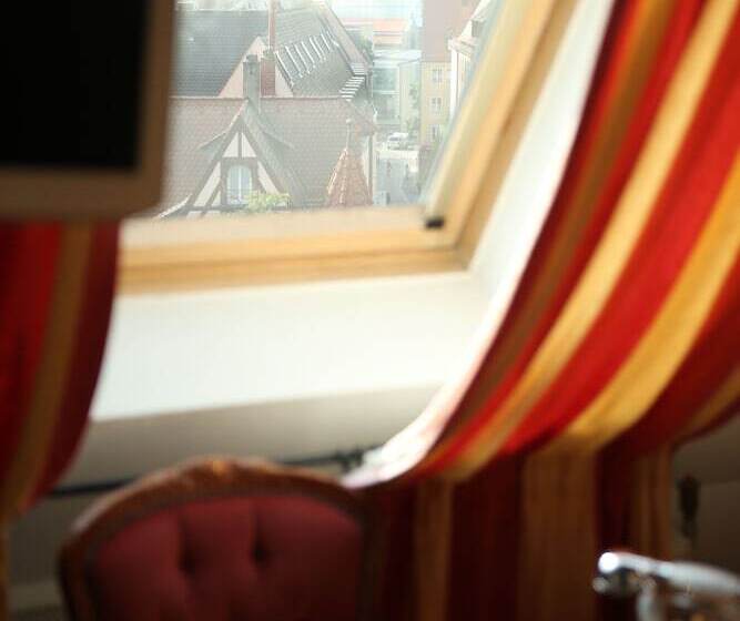 小型套房, Drei Raben