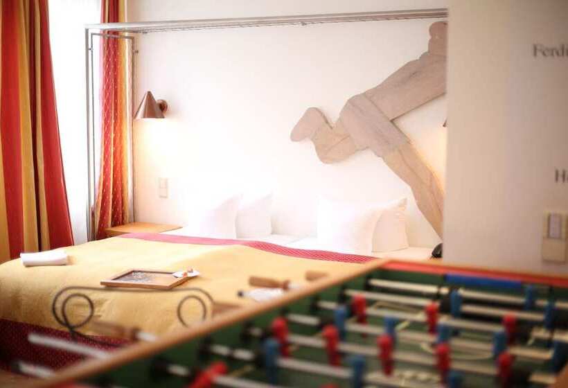 小型套房, Drei Raben