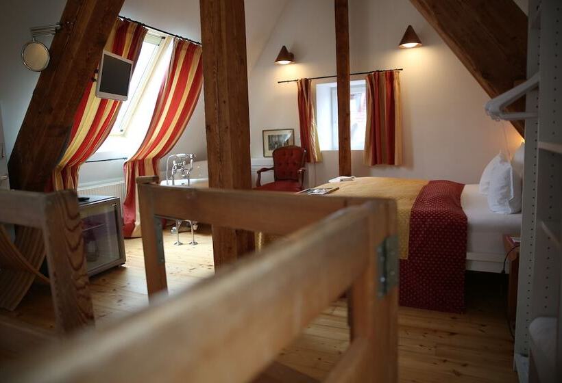 小型套房, Drei Raben