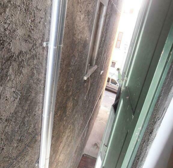 غرفة إقتصادية, Garnì Bartabel