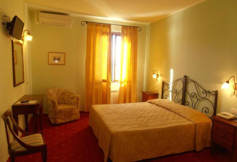 غرفة قياسية ثلاثية, Garnì Bartabel