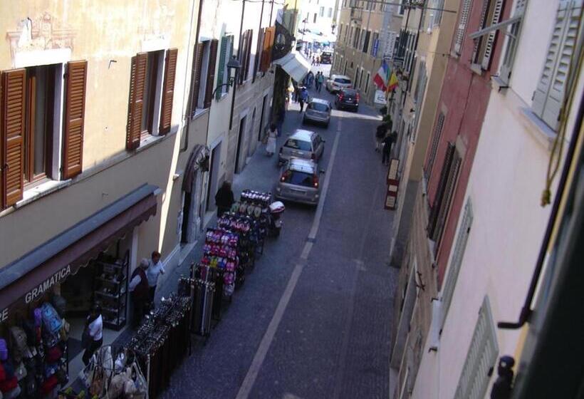 غرفة كلاسيكية, Garnì Bartabel