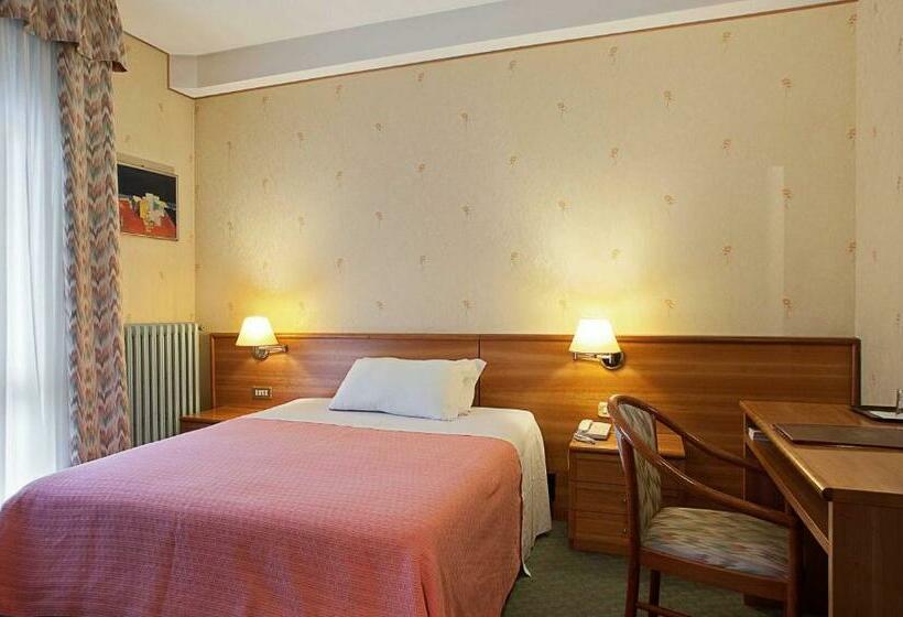 غرفة قياسية فردية, Harrys' Garden