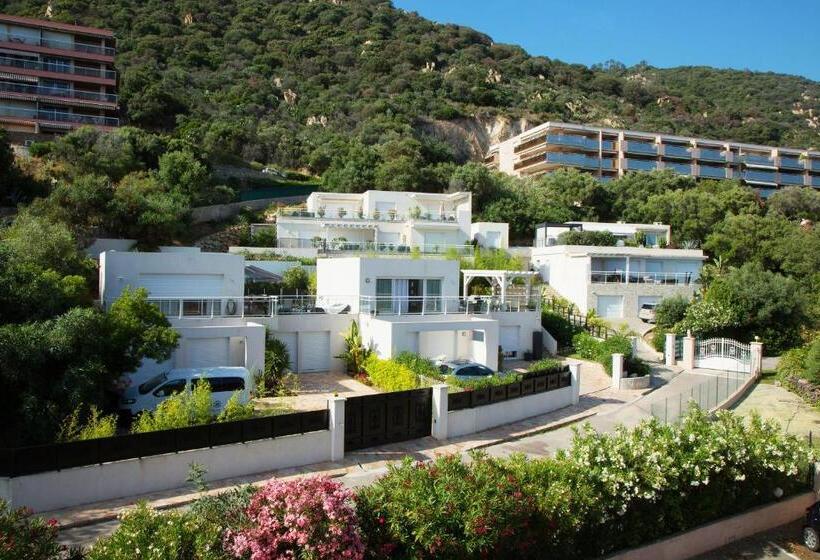 コネクティングルーム（家族用）。, La Pinede