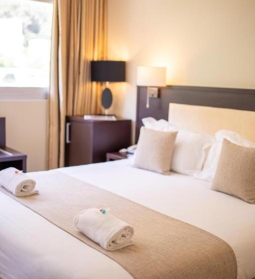 ベーシックルーム, La Pinede