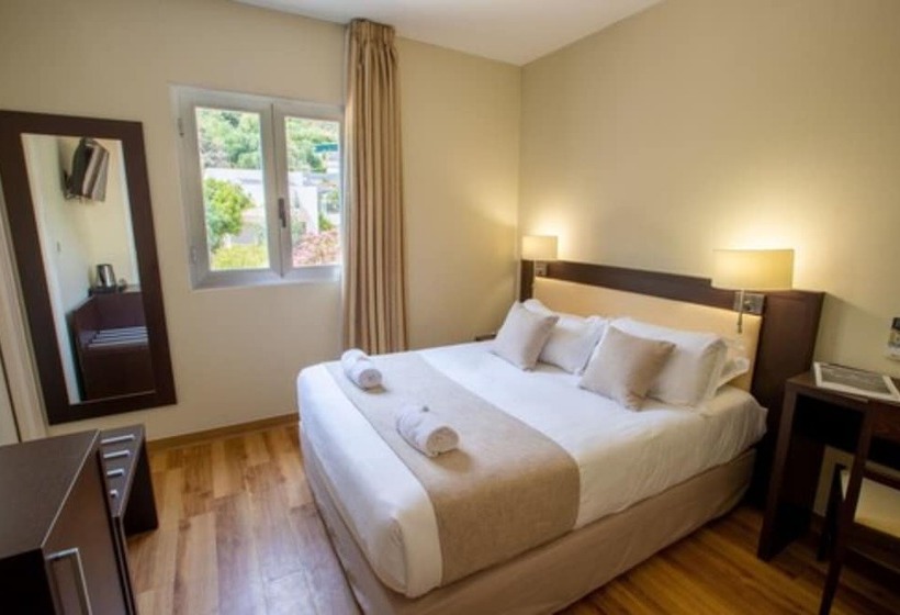 コネクティングルーム（家族用）。, La Pinede