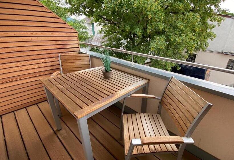 침실 1개 발코니 아파트, Klein & Fein, Appartement Und Zimmervermietung