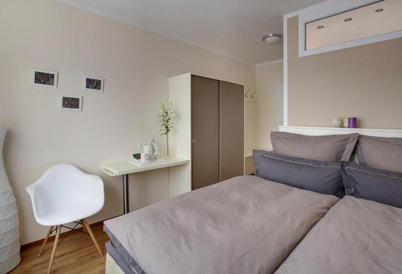 침실 1개 발코니 아파트, Klein & Fein, Appartement Und Zimmervermietung