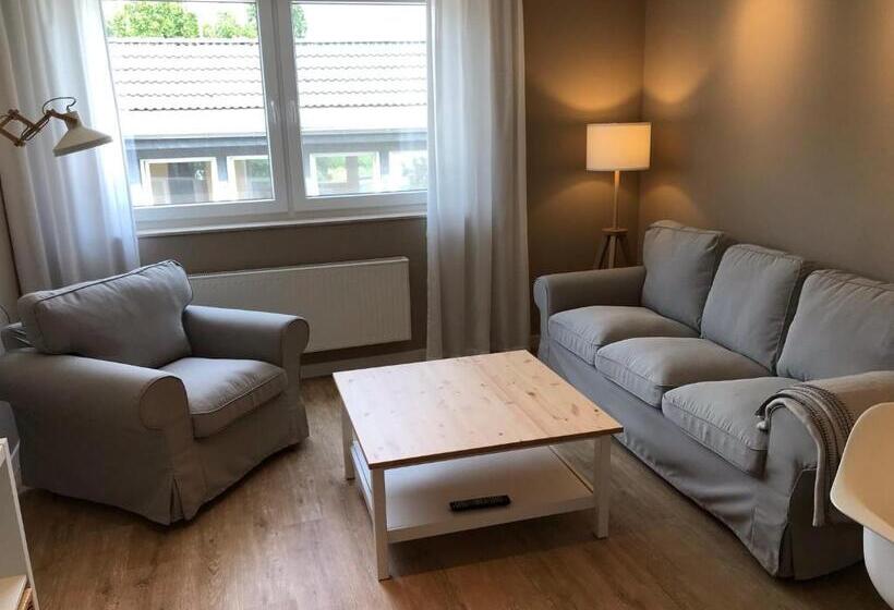 침실 1개 발코니 아파트, Klein & Fein, Appartement Und Zimmervermietung