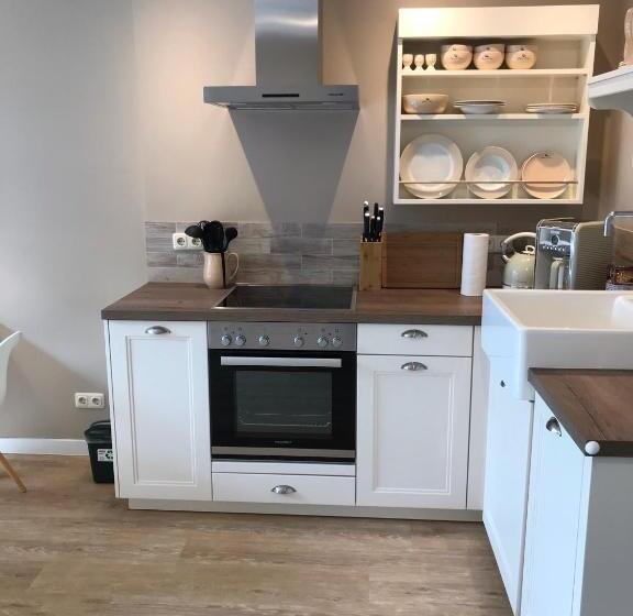 Апартаменты 1 Спальня с Балконом, Klein & Fein, Appartement  Und Zimmervermietung