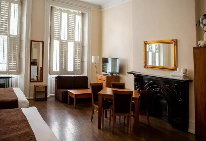 اتاق استاندارد چهار تخته, Marylebone Inn