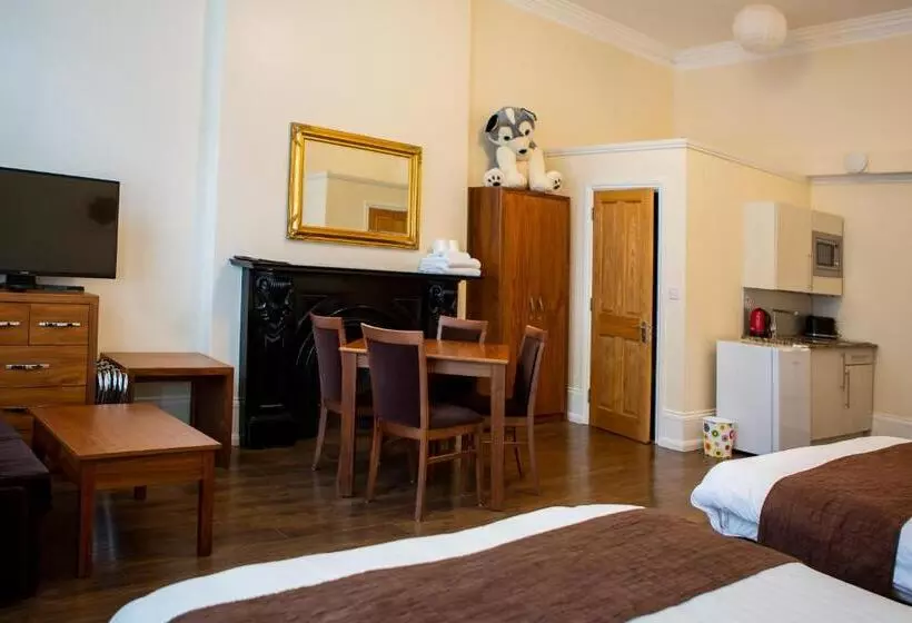 اتاق استاندارد چهار تخته, Marylebone Inn